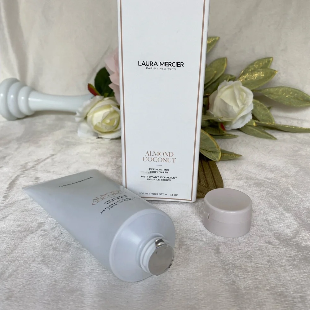 Laura Mercier Almond Coconut Exfoliating Body Scrub - White - Picture 5 of 7